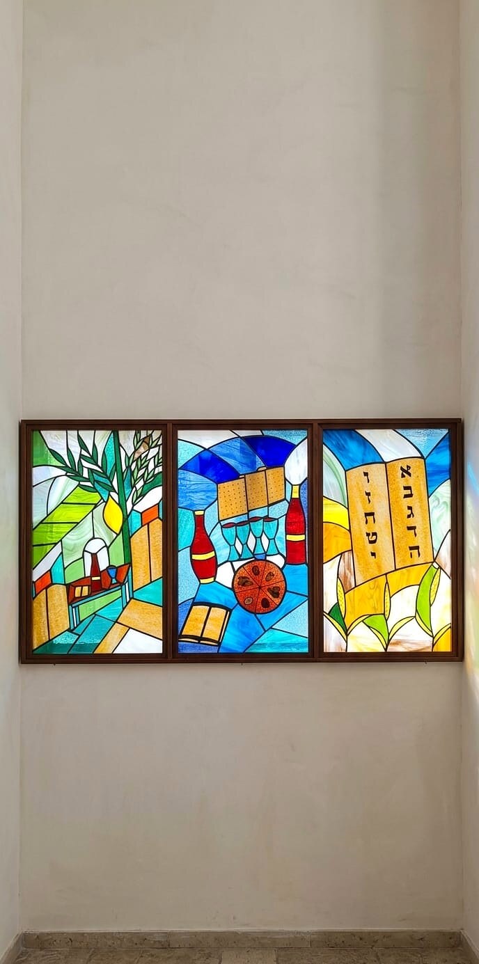 חלון שלושת הרגלים